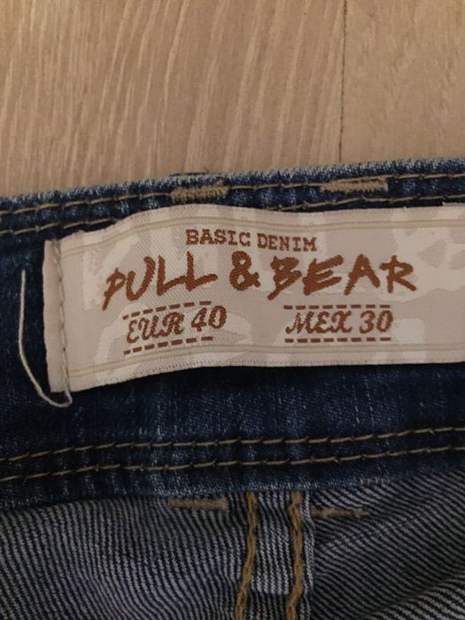 Blugi evazati albastri