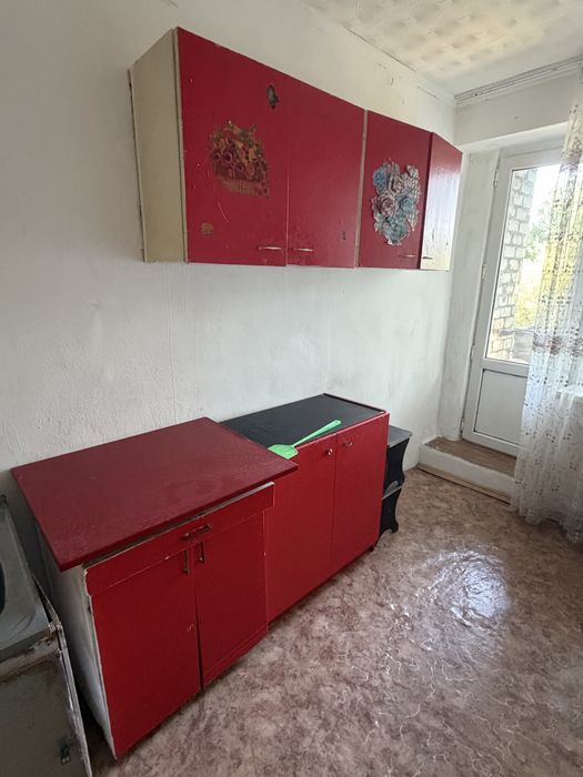Отдам даром диван, кухонный гарнитур, стенки