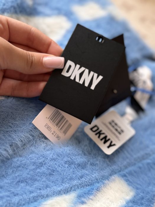 Брендовая кофта DKNY