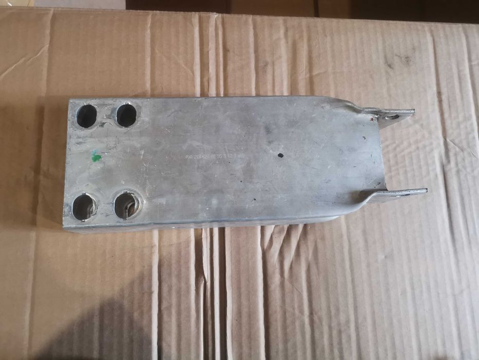 Конзола предна Mercedes  E Class W213