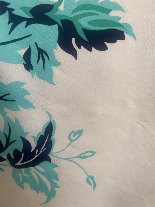 Esarfa matase in stare buna margini rulatr manual