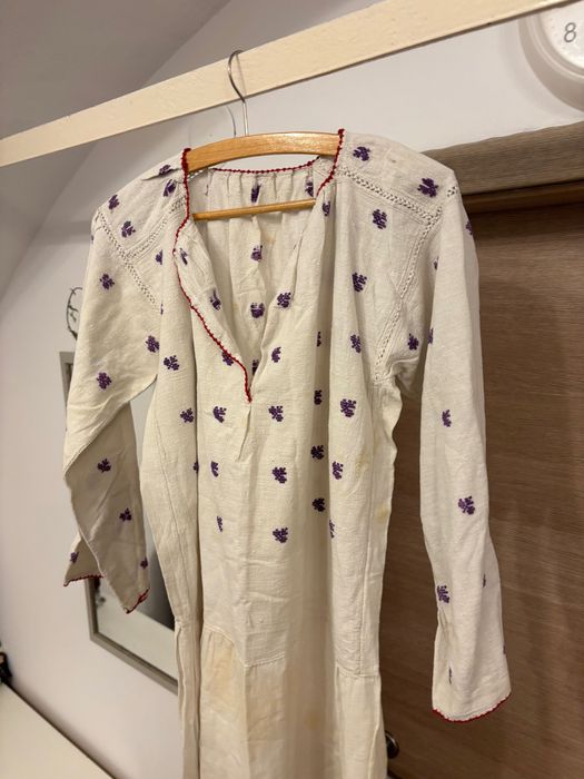 Camasa de in cu broderie dama di bărbat .