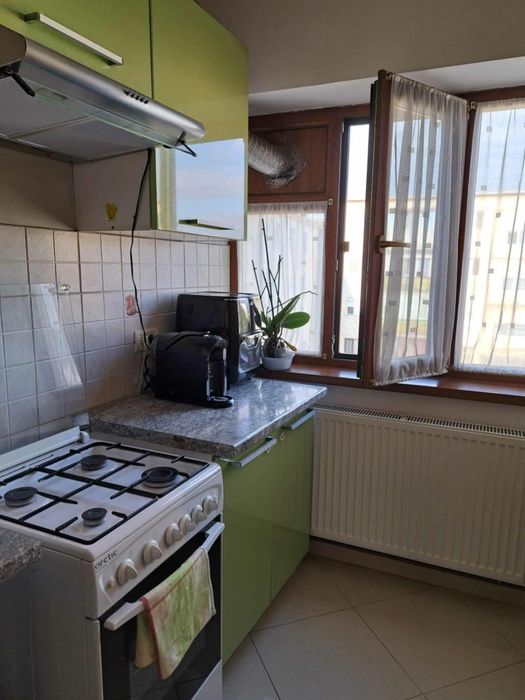 Vand apartament patru camere