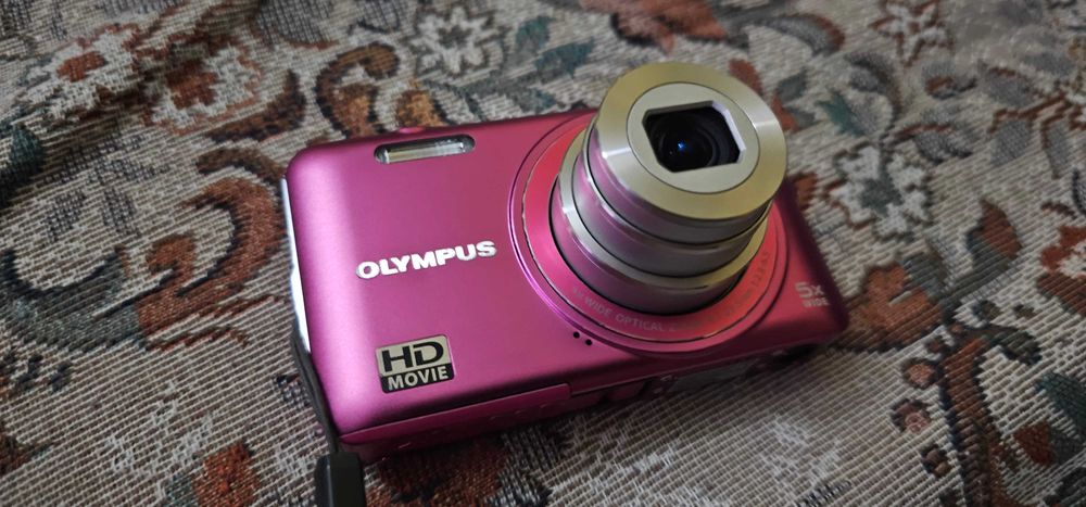 Aparat foto digital Olympus VG-130, 14.0 MP, Red + card Sd + husa