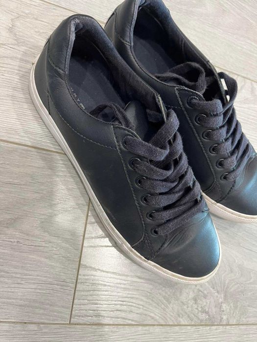 Tommy Hilfiger - 38 номер