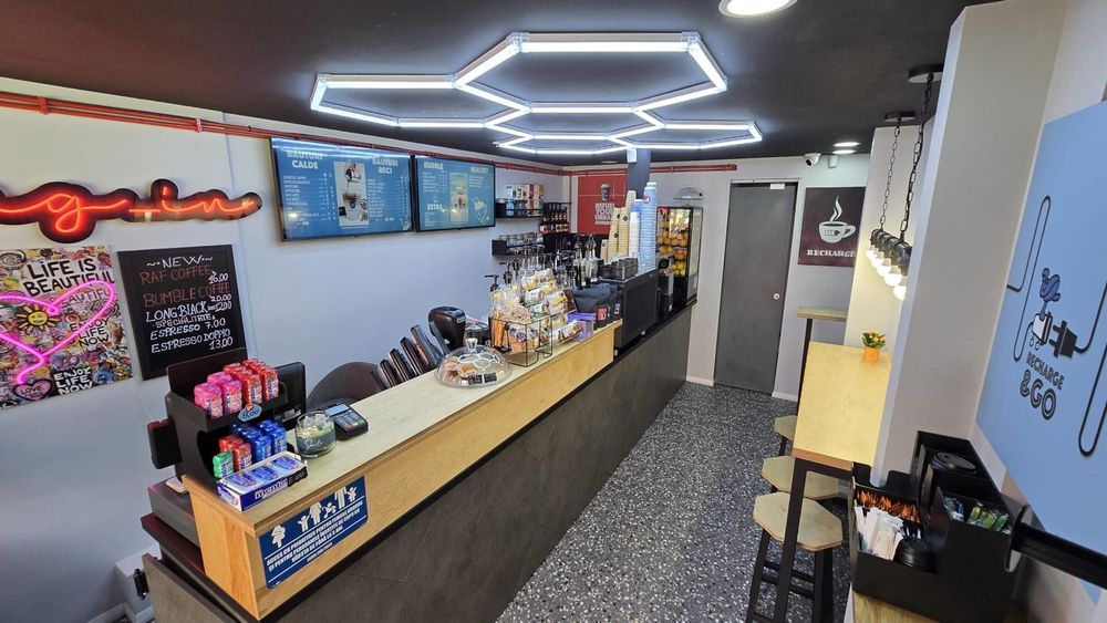 Vand afacere,cafenea Pitesti centru!