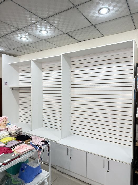 Продам срочно шкафы, рейлы, ресепшен