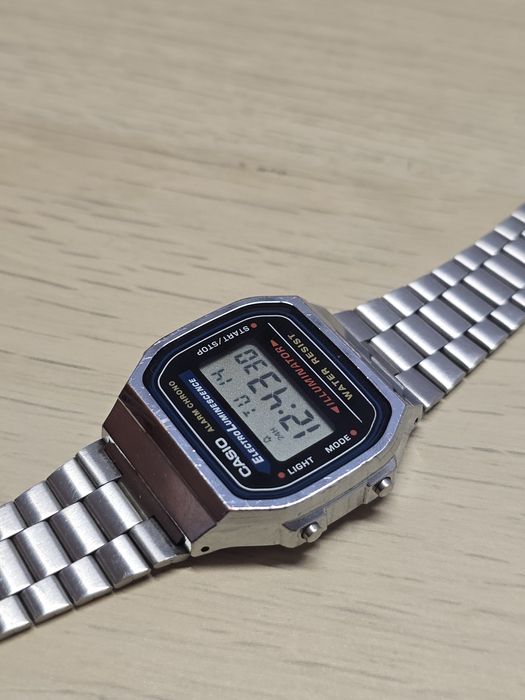 Ceas Casio A168, lumina LED albastra, impecabil