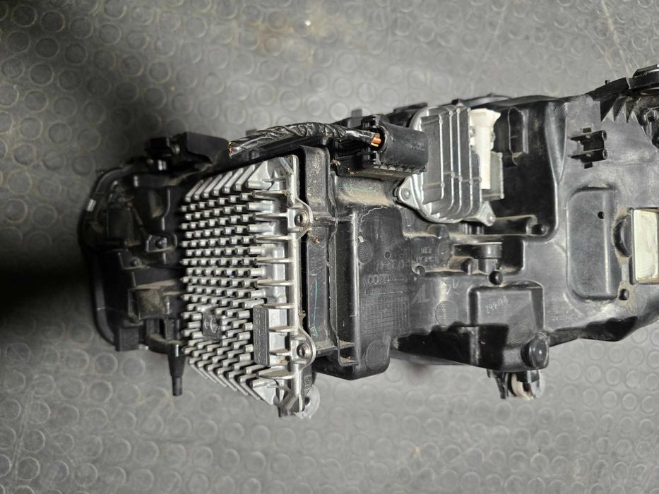 Ляв Adaptive LED фар за BMW X3 G01 - оборудван