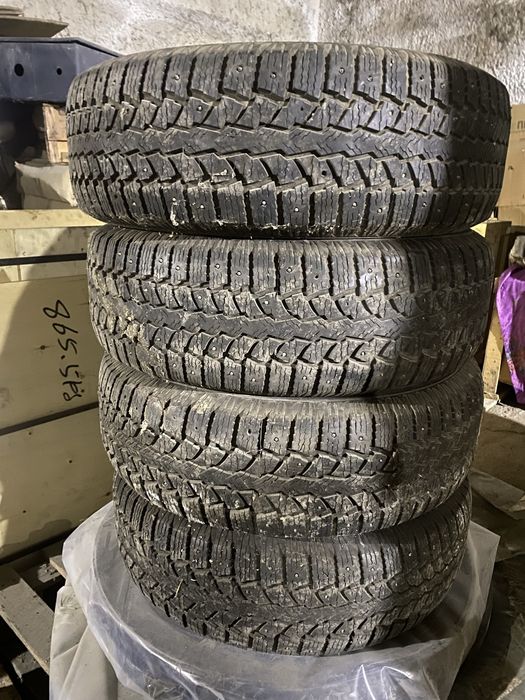 Зима шипы 235/65 R17