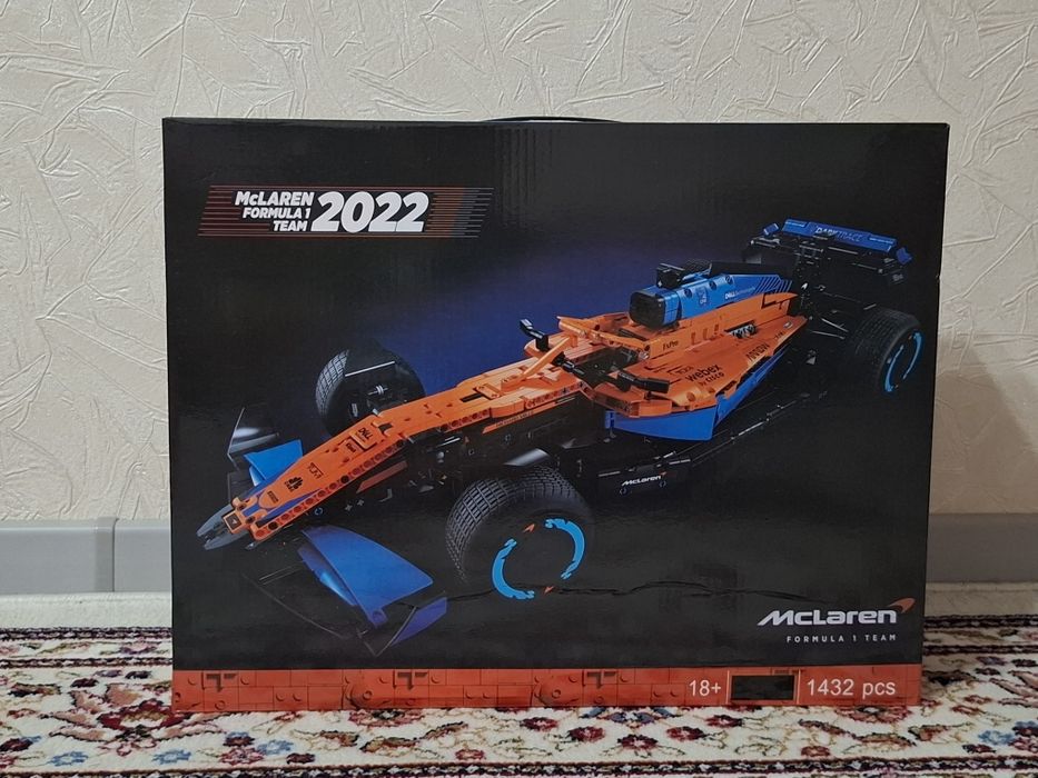 LEGO Technic McLaren Formula 1 (1:8)