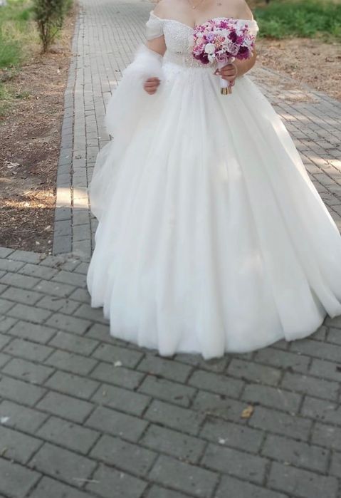 Vând rochie de mireasă