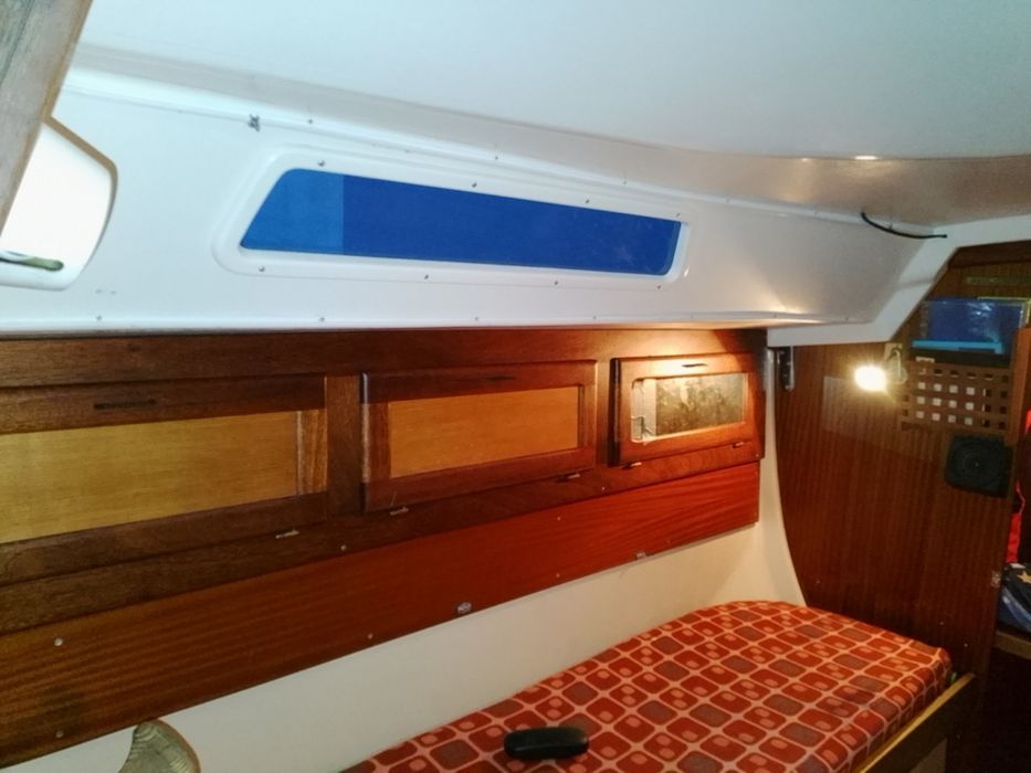 Ветроходна лодка Dufour 24