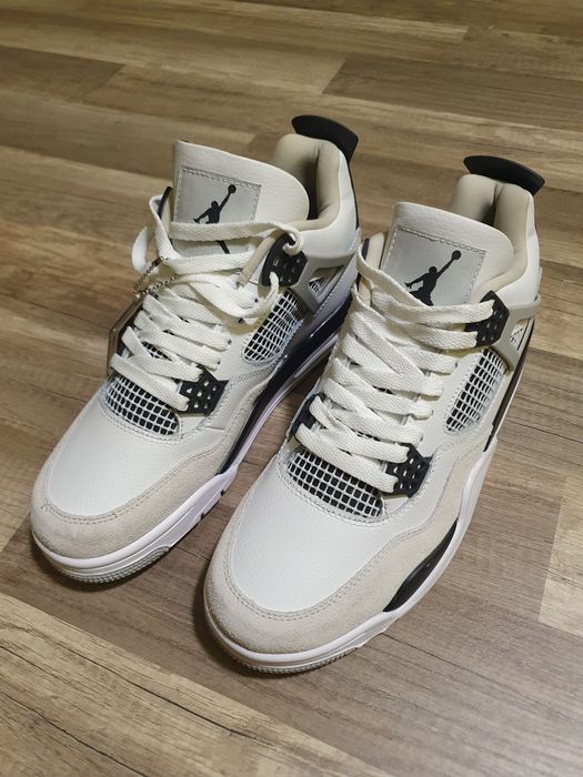 Jordan 4 OG Flight Club