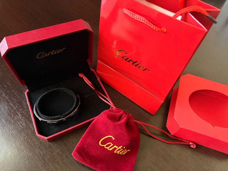 Bratara Cartier Love cu motiv de suruburi