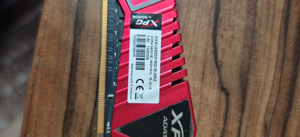 vind placuta ram ddr4 2400mhz