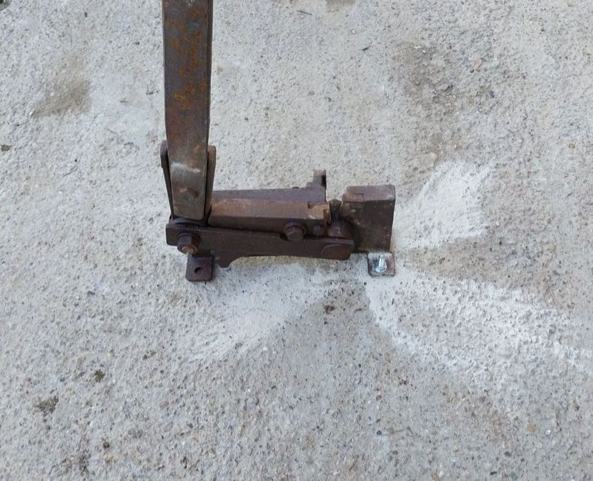 Ghilotina taiat fier