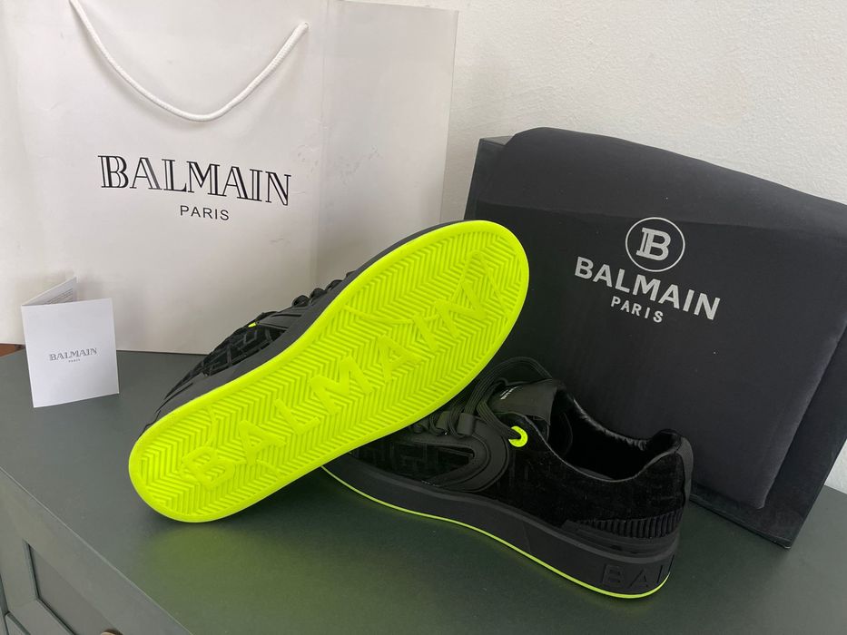 Adidasi colecție noua Balmain