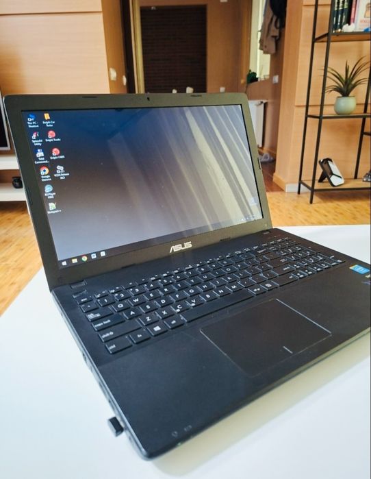 Vând Laptop Asus