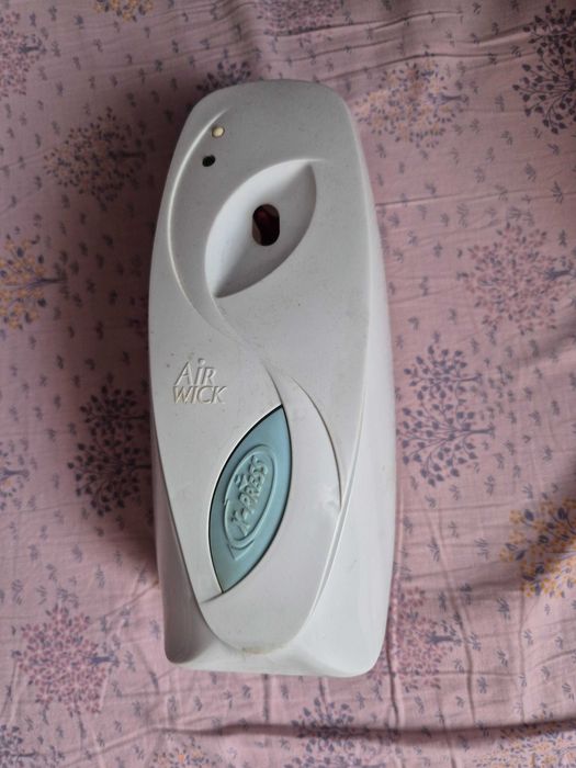 Vand Aparate Air Wick si Glade La Cel Mai Bun Pret De Pe Piata.