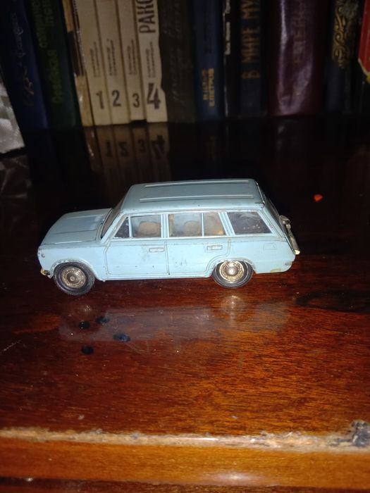 Антиквариат .коллекционные машинки