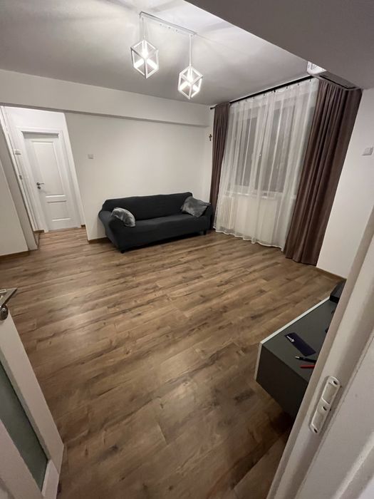 Ultracentral doua camere parcare cu bariera