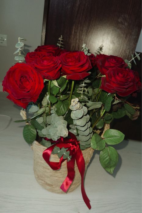 Розы в корзине 20 штук