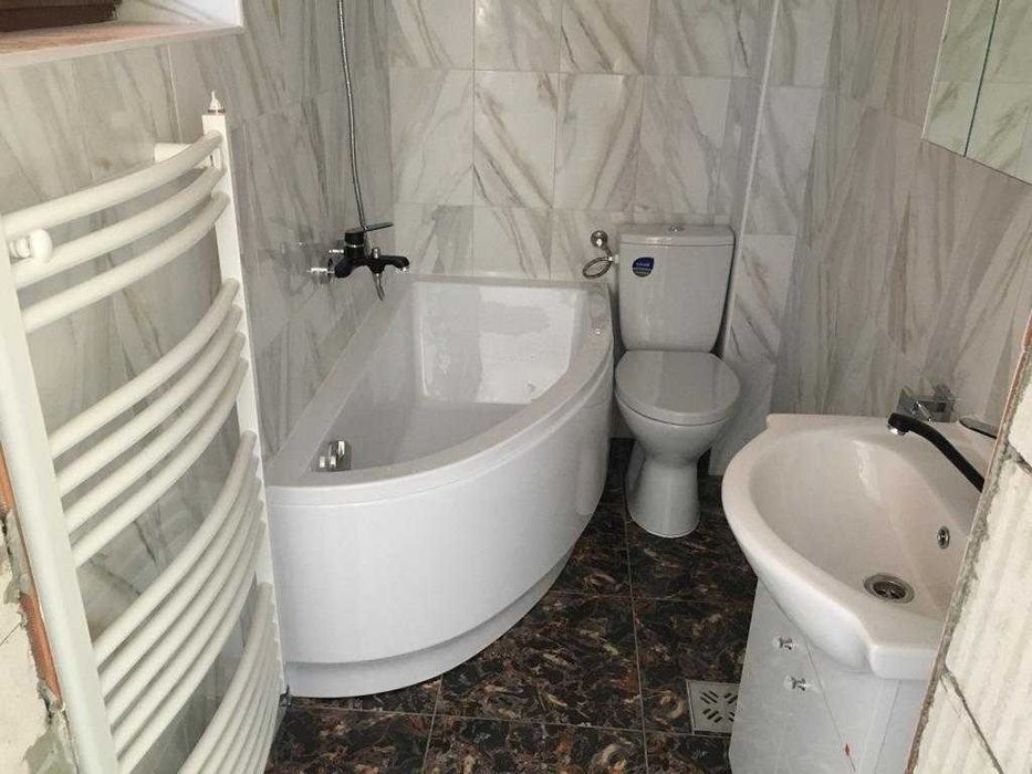 Vând două căzi Besko Praktika asimetrice noi, cu dimensiunile 140/70