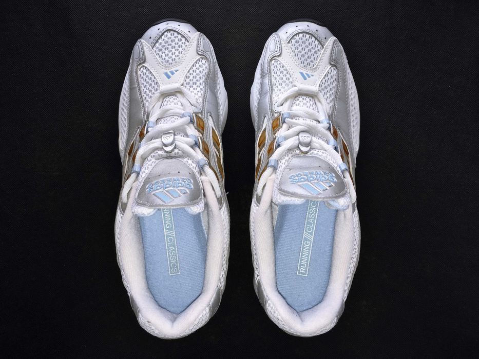 VINTAGE 2006 ADIDAS® OZWEEGO CL TECH W Runners — 9½/8½ (26.5)