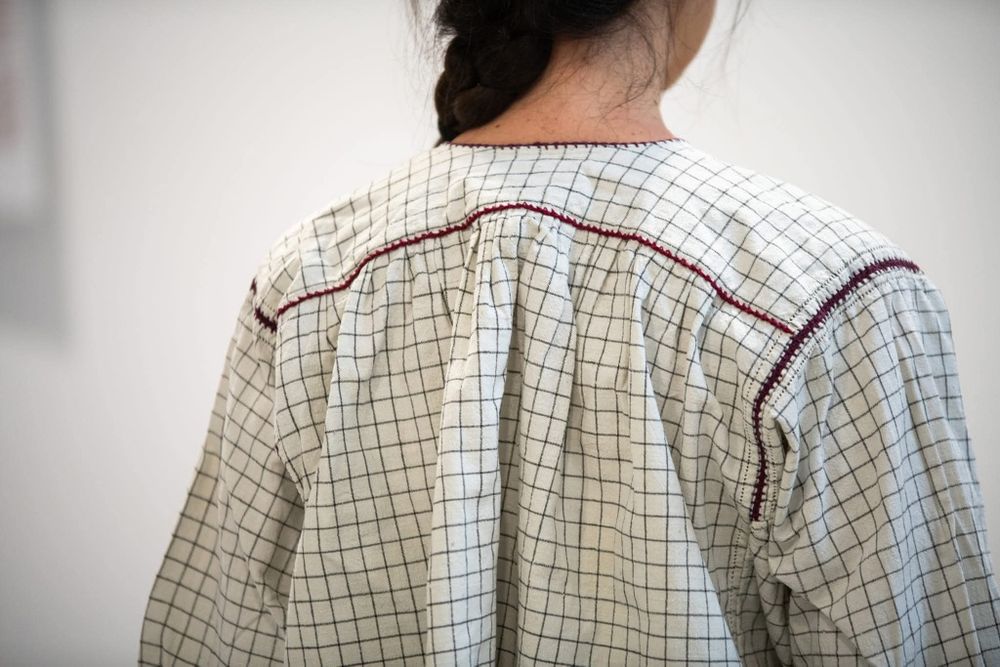 Ie/costum traditional/popular/cămașă veche populară