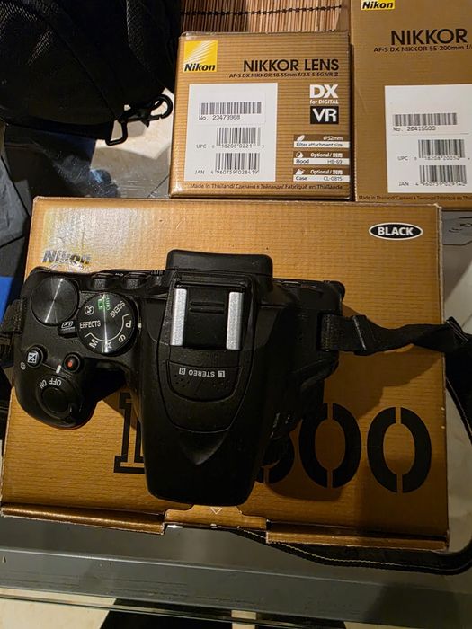 Camera foto Nikon D5500 cutie desigilata cu 2obiective 18-55 si 55-200