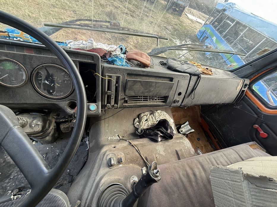 Камион Мерцедес каска 2222  216 кс 1990г на части
