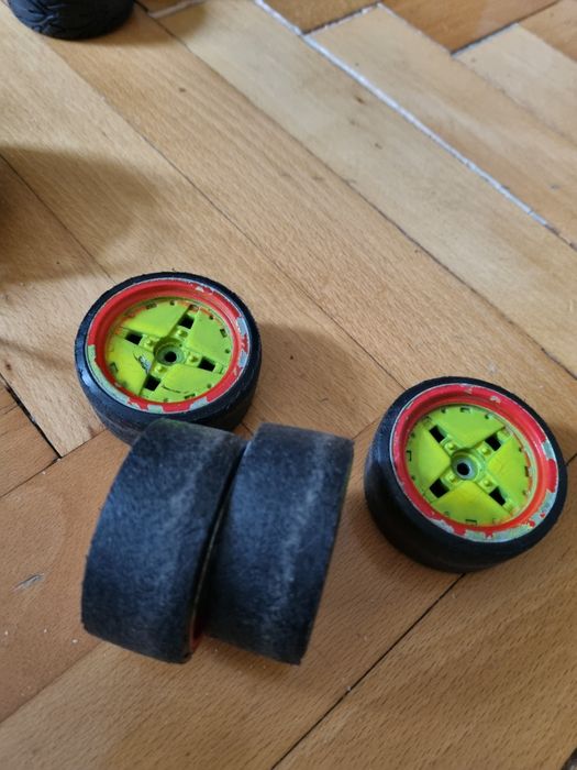 Гуми и джанти за 1. 10 rc onroad  rally  drift  slick