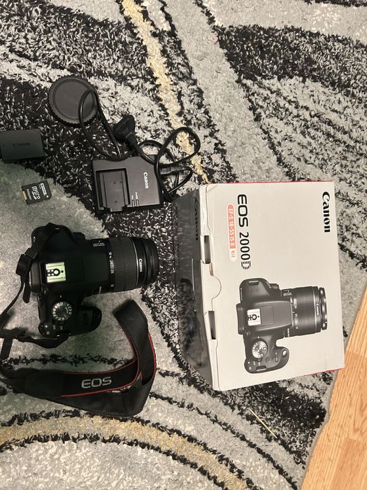Vând Aparat Foto DSLR Canon EOS 2000D Kit (Obiectiv EF-S 18-55mm IS II) – Pachet Complet!