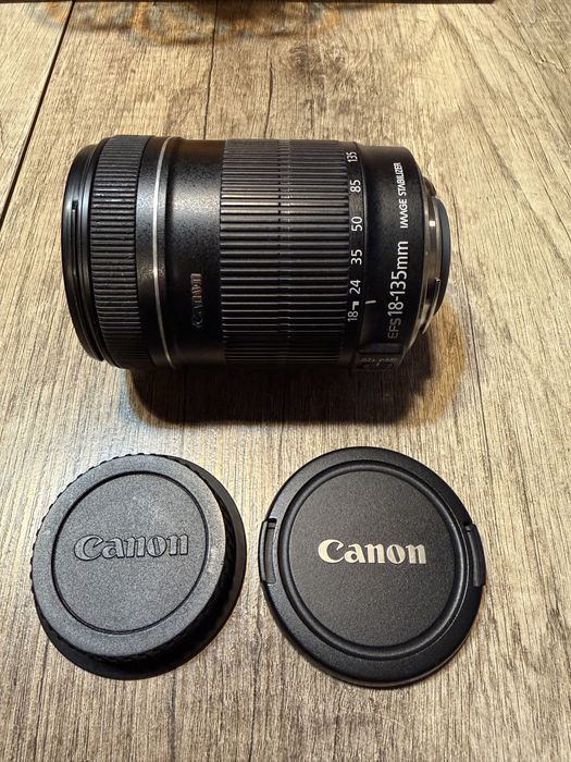 Teleobiectiv Canon EF-S 18-135 mm f 1:2,5-5,6 IS stare perfecta