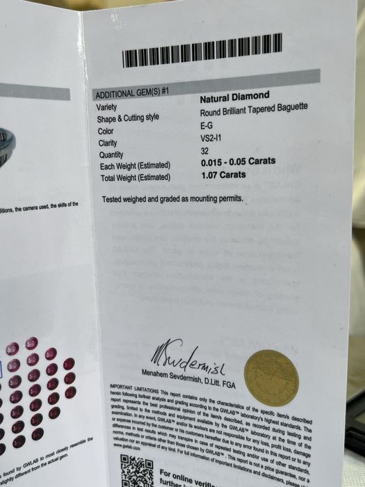 Платинен пръстен със звезден сапфир и брилянти