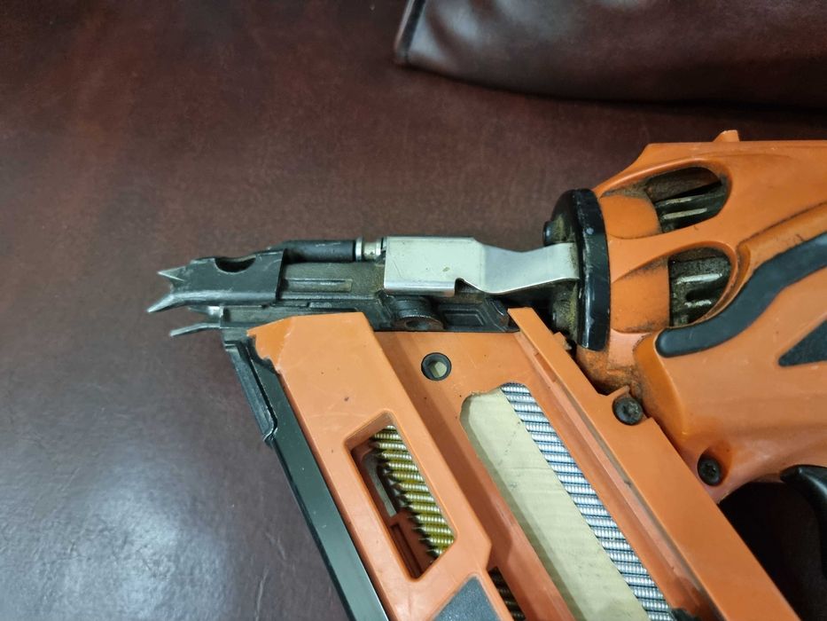 Пистолет за пирони PASLODE IM100I