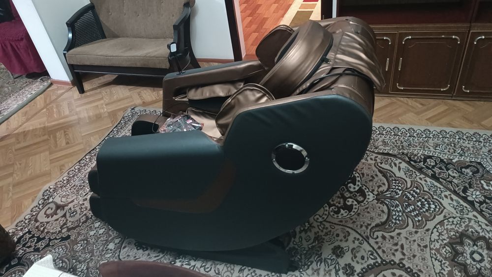 Продам масажорное кресло