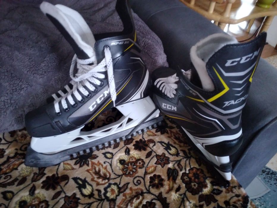 Хоккейные коньки