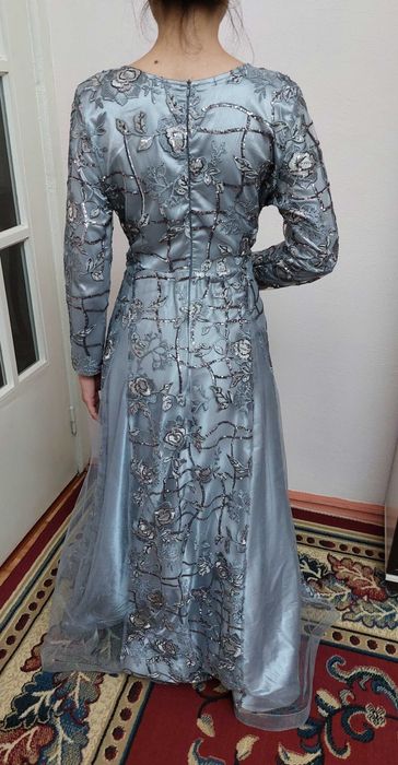 СРОЧНО продаётся вечернее платье