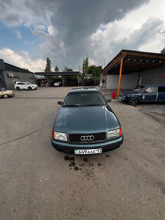 Машина Ауди 100,audi 100,ауди