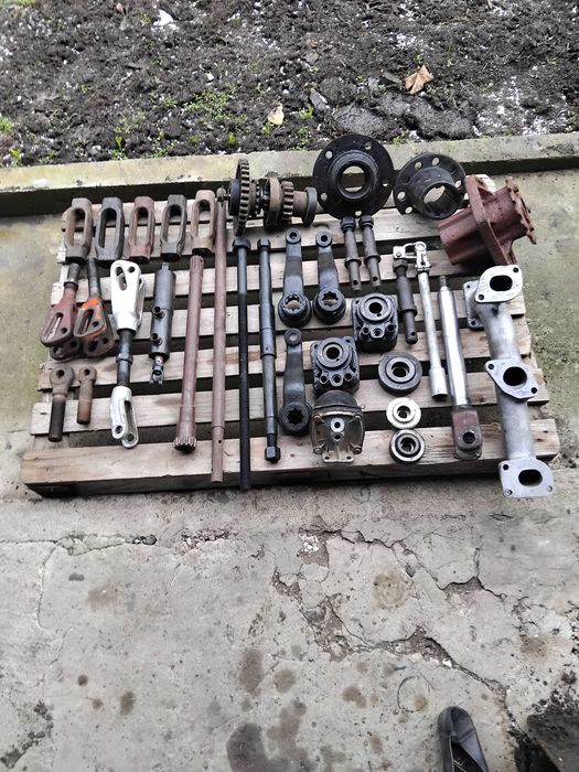 Плуг 4 по 25 редуктор за сеялки и други части за земеделски машини