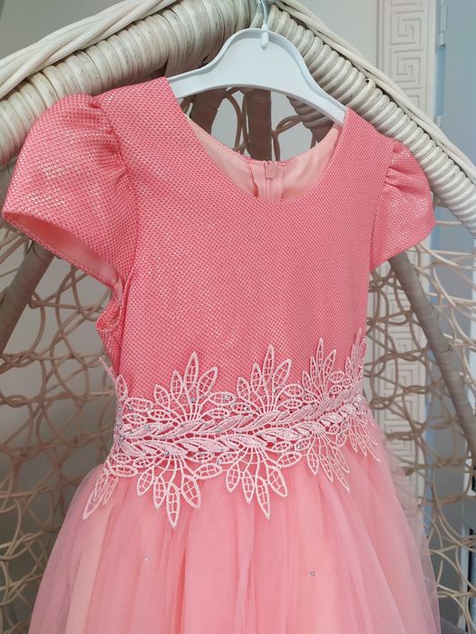 Детское платье.   .