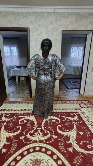 Платья разные 52-54