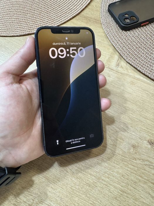 iPhone 12 – 64 GB – stare foarte bună – Brasov
