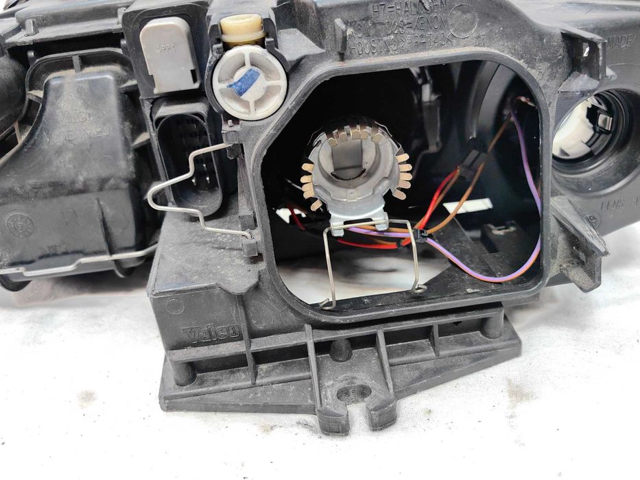 Оригинален фар Ауди А4 Б6  Audi A4 B6 Xenon D2S