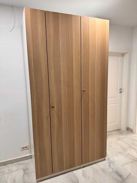Vand dulap Ikea culoare Stejar 125 x60 x 236h