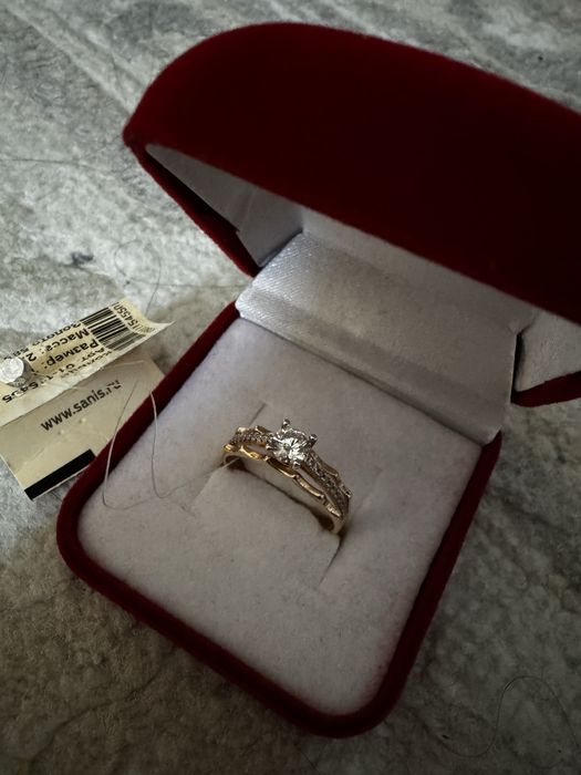 Продам золотое кольцо