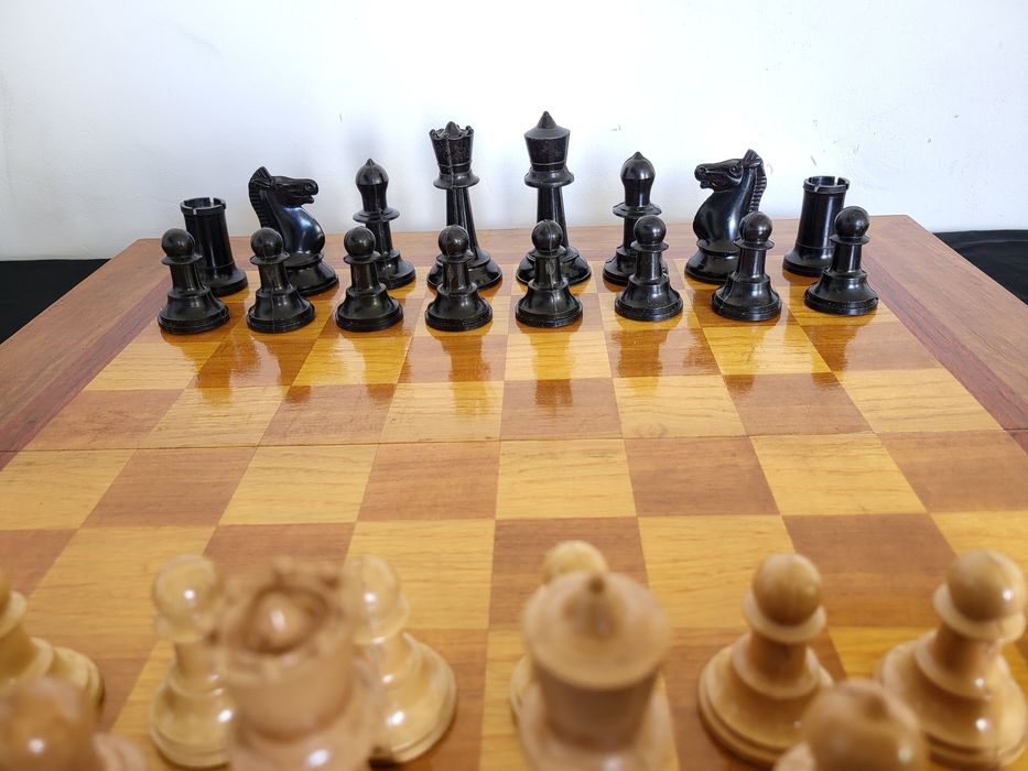 #2 Стар дървен шах