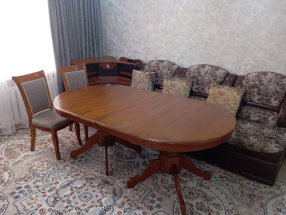 Продам стол и стулья